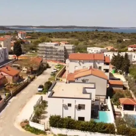 Villa Family House Sea Mare Ii