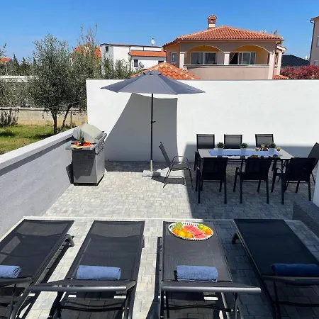 Family House Sea Mare Ii * Pula